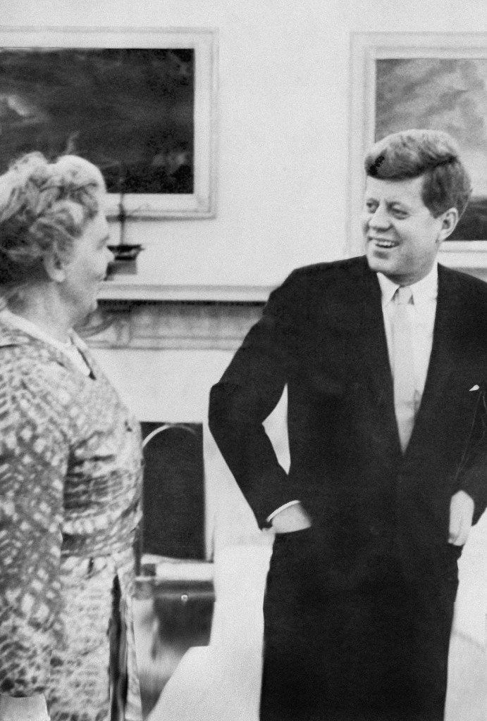 kennedy_and_dr_fixPROOF Dr. Janet Travell, expert on the Morton's Toe and her patient President Kennedy, white house April 1961